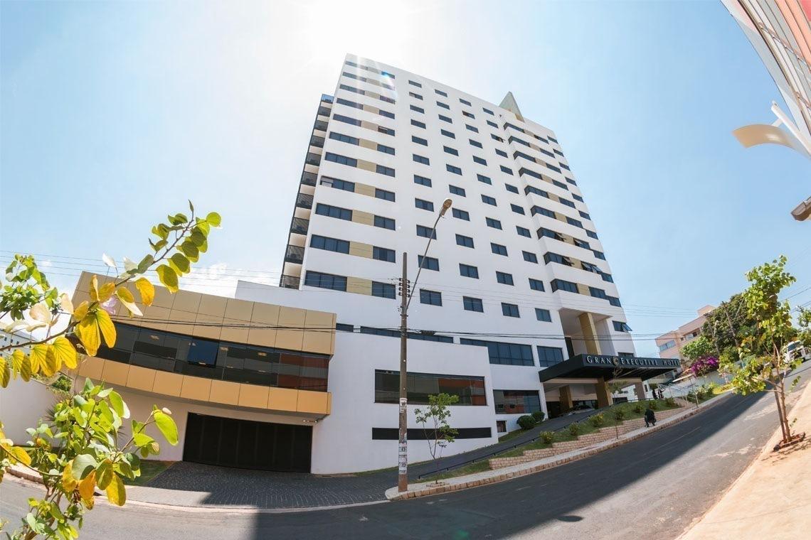 Uberlândia Gran Executive Hotel מראה חיצוני תמונה